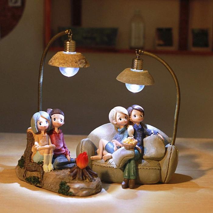Toptan Koltukta Oturan Mutlu Sevgililer Isikli Biblo 35 65 Tl