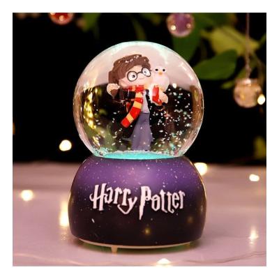 Harry Potter Taneli Renk Değiştiren Işıklı Müzikli Püskürtmeli Büyük Boy Kar Küresi